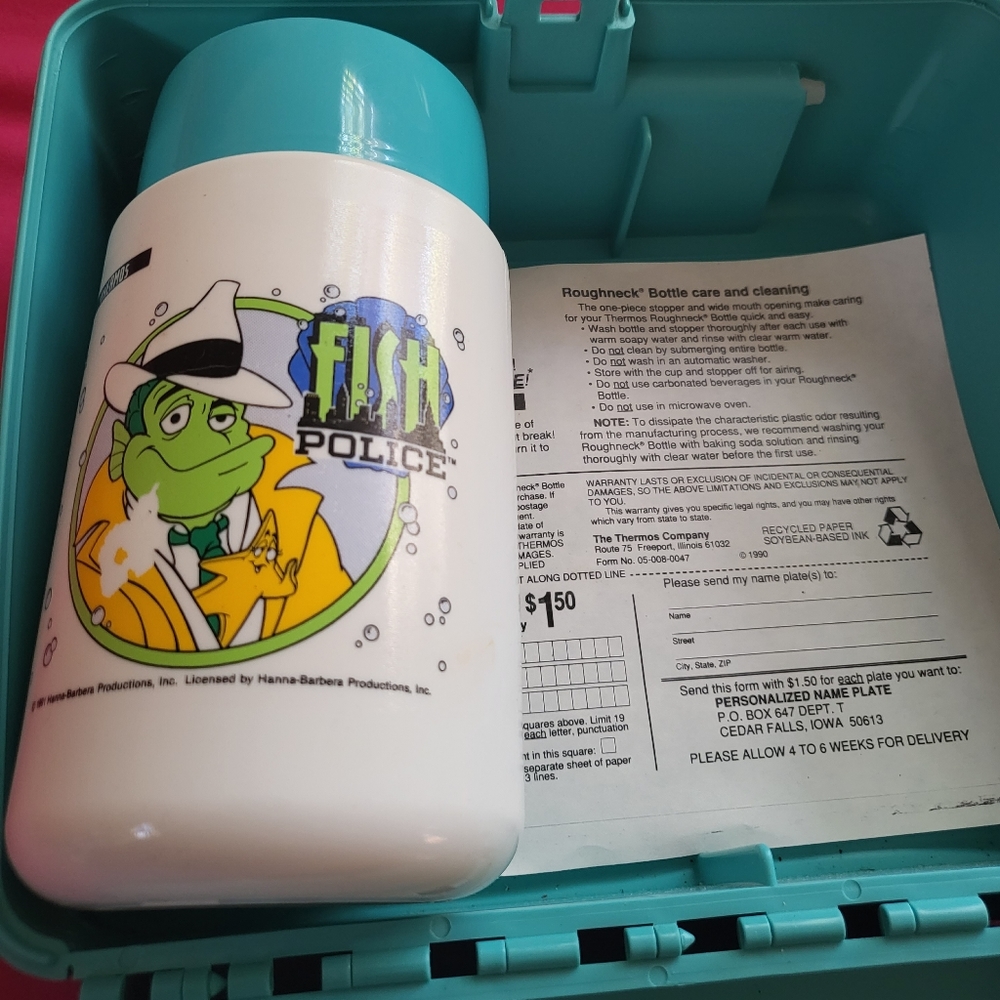 2 LUNCH BOXES - Picture 2 of 4